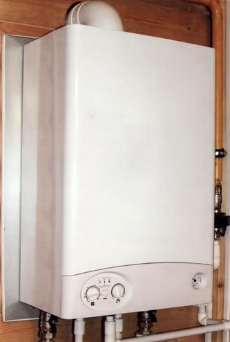 автоматичні колонки - їх робота починається з моменту відкриття водопровідного крана;   напівавтоматичні - щоб запустити таке обладнання, необхідно запалити гніт вручну