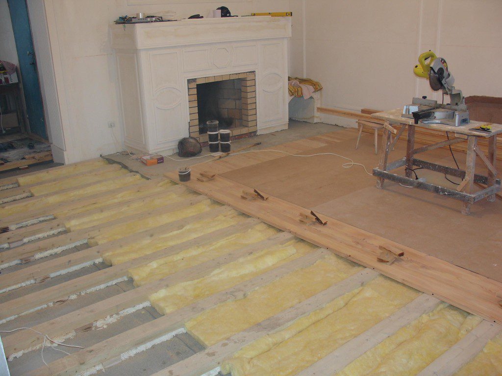 Щоб вирішити, як зробити підлоги в брусовому будинку, на самому початку потрібно сформулювати основні вимоги та умови
