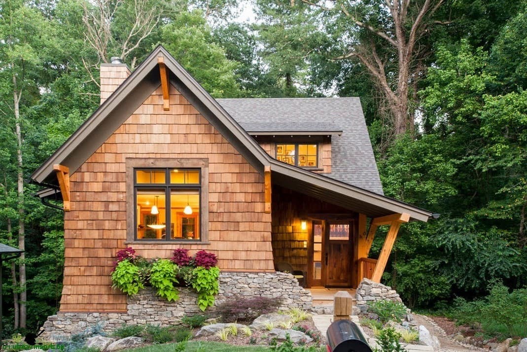 Невеликий дерев'яний дачний будинок є оптимальним рішенням для сезонного відпочинку