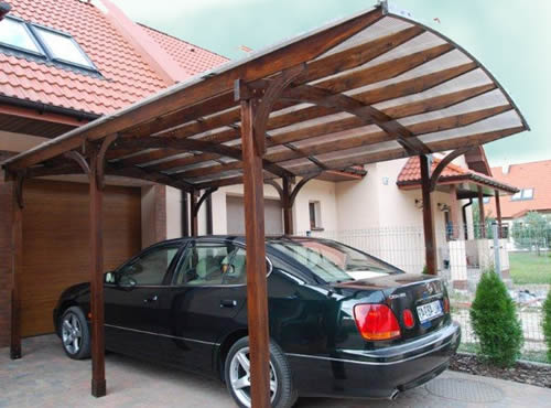 При проектуванні дачної ділянки невід'ємним елементом двору є гараж для машини