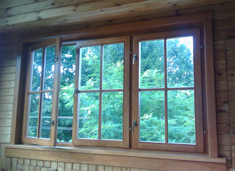 Якщо є бажання зробити свою дачу ще гарніше, то краще   придбати вікна   з дерева