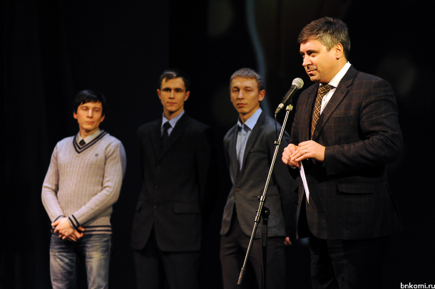 Оголосити переможця був викликаний міністр освіти РК Володимир Шарков